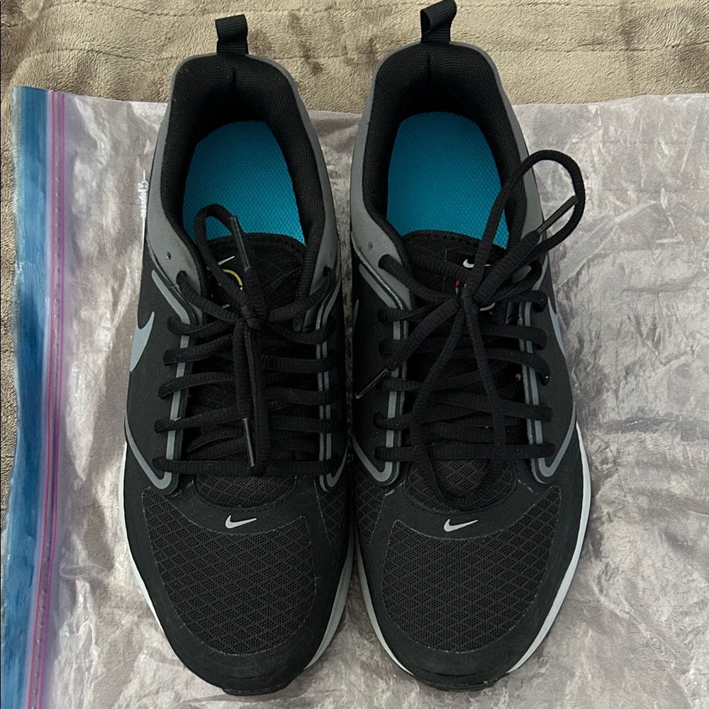 Women’s Nike Black/Gray Sneakers